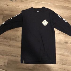 Salty crew long sleeve shirt